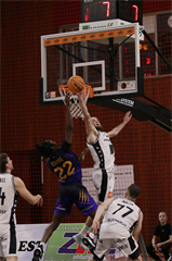 8. Kolo Niké SBL: BC Prievidza - BK Iskra Svit 76:86 (foto: Ladislav Szibilla)	