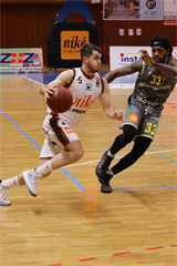 19. Kolo Niké SBL: BC Prievidza - Patrioti Levice 65:89 (foto: Ladislav Szibilla)
