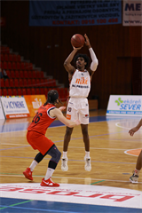 21. Kolo Niké SBL: BC Prievidza - BC Komárno 94:85 (foto: Ladislav Szibilla)