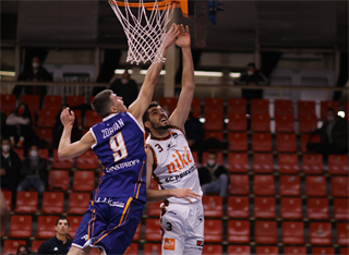 23. Kolo Niké SBL: BC Prievidza - BKM Lučenec 75:91 (foto: Ladislav Szibilla)