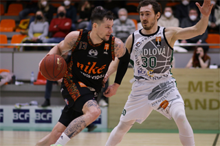 10. Kolo Niké SBL: MBK Handlová - BC Prievidza 93:101 (foto: Ladislav Szibilla)	