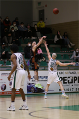 10. Kolo Niké SBL: MBK Handlová - BC Prievidza 93:101 (foto: Ladislav Szibilla)	