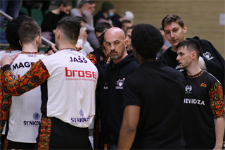 24. Kolo Niké SBL: MBK Handlová - BC Prievidza 75:79 (foto: Ladislav Szibilla)