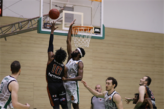 24. Kolo Niké SBL: MBK Handlová - BC Prievidza 75:79 (foto: Ladislav Szibilla)
