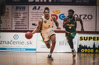 1. Kolo Niké SBL: BC Prievidza - MBK Handlová 55:57 (foto: Lukáš Droppan)	