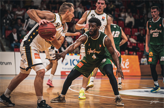 1. Kolo Niké SBL: BC Prievidza - MBK Handlová 55:57 (foto: Lukáš Droppan)	