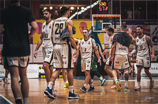 1. Kolo Niké SBL: BC Prievidza - MBK Handlová 55:57 (foto: Lukáš Droppan)	