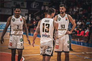 1. Kolo Niké SBL: BC Prievidza - MBK Handlová 55:57 (foto: Lukáš Droppan)	