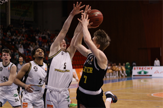 10. Kolo Niké SBL: BC Prievidza - Inter Bratislava 76:80 (foto: Ladislav Szibilla)