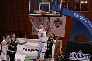 10. Kolo Niké SBL: BC Prievidza - Inter Bratislava 76:80 (foto: Ladislav Szibilla)