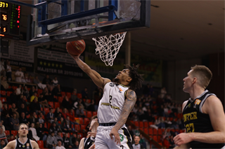 10. Kolo Niké SBL: BC Prievidza - Inter Bratislava 76:80 (foto: Ladislav Szibilla)