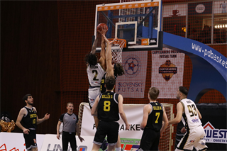 10. Kolo Niké SBL: BC Prievidza - Inter Bratislava 76:80 (foto: Ladislav Szibilla)