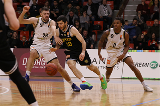 10. Kolo Niké SBL: BC Prievidza - Inter Bratislava 76:80 (foto: Ladislav Szibilla)