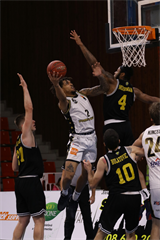 10. Kolo Niké SBL: BC Prievidza - Inter Bratislava 76:80 (foto: Ladislav Szibilla)