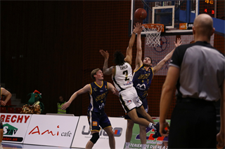 12. Kolo Niké SBL: BC Prievidza - Iskra Svit 91:75 (foto: Ladislav Szibilla)	