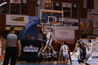 12. Kolo Niké SBL: BC Prievidza - Iskra Svit 91:75 (foto: Ladislav Szibilla)	