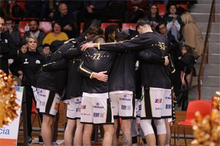 15. Kolo Niké SBL: BC Prievidza - MBK Handlová 79:70 (foto: Ladislav Szibilla)
