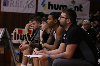 15. Kolo Niké SBL: BC Prievidza - MBK Handlová 79:70 (foto: Ladislav Szibilla)