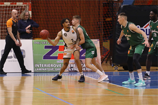 15. Kolo Niké SBL: BC Prievidza - MBK Handlová 79:70 (foto: Ladislav Szibilla)