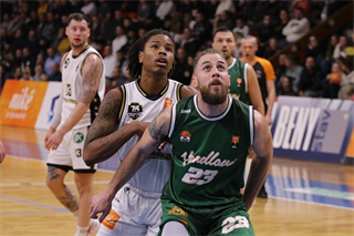15. Kolo Niké SBL: BC Prievidza - MBK Handlová 79:70 (foto: Ladislav Szibilla)