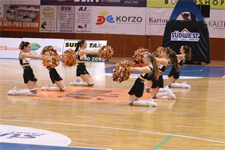 15. Kolo Niké SBL: BC Prievidza - MBK Handlová 79:70 (foto: Ladislav Szibilla)