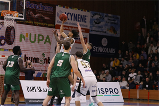 15. Kolo Niké SBL: BC Prievidza - MBK Handlová 79:70 (foto: Ladislav Szibilla)