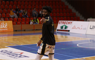 18. Kolo Niké SBL: BC Prievidza - BC Komárno 71:79 (foto: Ladislav Szibilla)