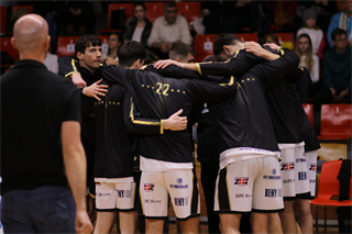 18. Kolo Niké SBL: BC Prievidza - BC Komárno 71:79 (foto: Ladislav Szibilla)