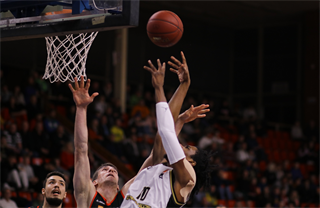 18. Kolo Niké SBL: BC Prievidza - BC Komárno 71:79 (foto: Ladislav Szibilla)