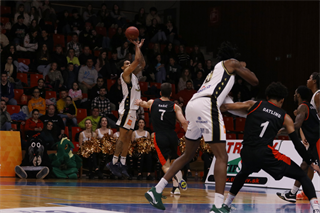 18. Kolo Niké SBL: BC Prievidza - BC Komárno 71:79 (foto: Ladislav Szibilla)