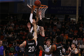 18. Kolo Niké SBL: BC Prievidza - BC Komárno 71:79 (foto: Ladislav Szibilla)