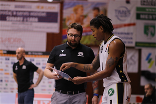 18. Kolo Niké SBL: BC Prievidza - BC Komárno 71:79 (foto: Ladislav Szibilla)