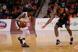 18. Kolo Niké SBL: BC Prievidza - BC Komárno 71:79 (foto: Ladislav Szibilla)
