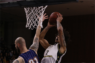 20. Kolo Niké SBL: BC Prievidza - Spišskí Rytieri 71:75 (foto: Ladislav Szibilla)