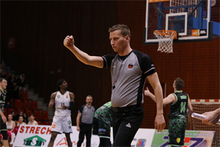 28. Kolo Niké SBL: BC Prievidza - Patrioti Levice 73:40 (foto: Ladislav Szibilla)