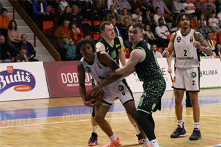 28. Kolo Niké SBL: BC Prievidza - Patrioti Levice 73:40 (foto: Ladislav Szibilla)