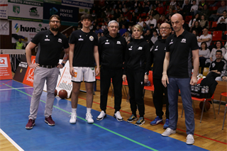 Štvrťfinále Play-off Niké SBL: BC Prievidza - Iskra Svit 81:74 (foto: Ladislav Szibilla)	