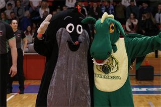 Štvrťfinále Play-off Niké SBL: BC Prievidza - Iskra Svit 81:74 (foto: Ladislav Szibilla)	