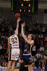 Štvrťfinále Play-off Niké SBL: BC Prievidza - Iskra Svit 81:74 (foto: Ladislav Szibilla)	