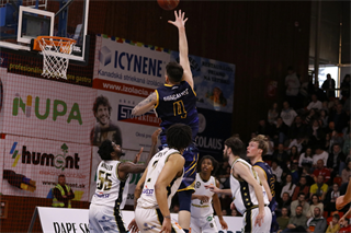 Štvrťfinále Play-off Niké SBL: BC Prievidza - Iskra Svit 81:74 (foto: Ladislav Szibilla)	