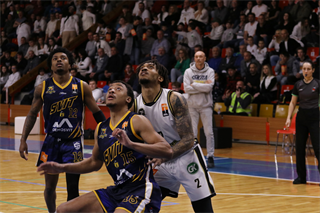 Štvrťfinále Play-off Niké SBL: BC Prievidza - Iskra Svit 81:74 (foto: Ladislav Szibilla)	