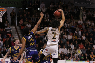 Štvrťfinále Play-off Niké SBL: BC Prievidza - Iskra Svit 81:74 (foto: Ladislav Szibilla)	