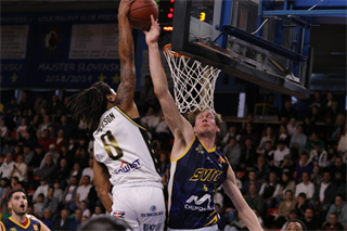Štvrťfinále Play-off Niké SBL: BC Prievidza - Iskra Svit 81:74 (foto: Ladislav Szibilla)	