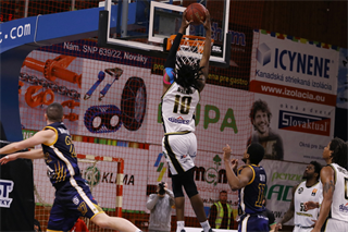 Štvrťfinále Play-off Niké SBL: BC Prievidza - Iskra Svit 81:74 (foto: Ladislav Szibilla)	