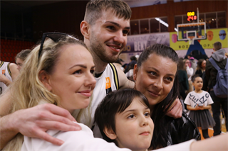 Štvrťfinále Play-off Niké SBL: BC Prievidza - Iskra Svit 81:74 (foto: Ladislav Szibilla)	