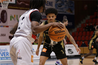 24. Kolo Niké SBL: BC Prievidza - BC Komárno 86:71 (foto: Ladislav Szibilla)	