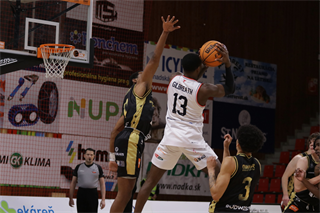 24. Kolo Niké SBL: BC Prievidza - BC Komárno 86:71 (foto: Ladislav Szibilla)	