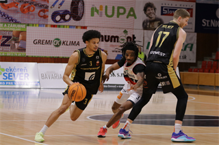 24. Kolo Niké SBL: BC Prievidza - BC Komárno 86:71 (foto: Ladislav Szibilla)	