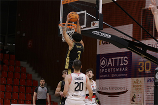 24. Kolo Niké SBL: BC Prievidza - BC Komárno 86:71 (foto: Ladislav Szibilla)	