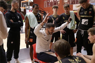 24. Kolo Niké SBL: BC Prievidza - BC Komárno 86:71 (foto: Ladislav Szibilla)	